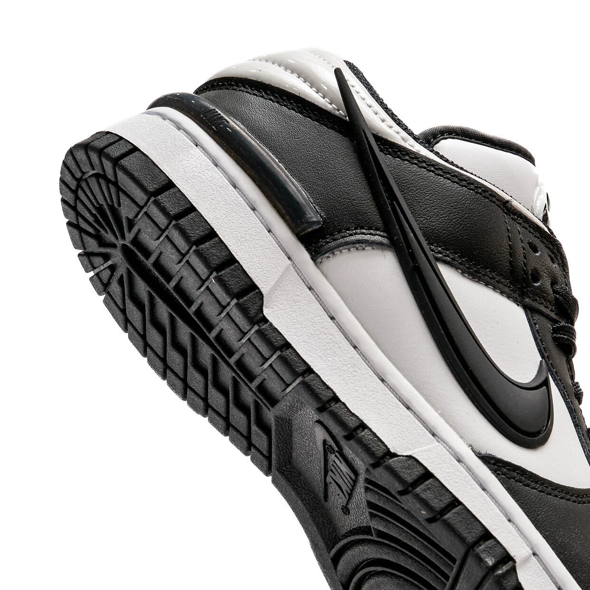 Nike Dunk Low Twist 'Panda' W (2023) - Image 9
